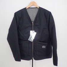 ユニフォームエクスペリメントのUE-192006 Thinsulate Ex-Soft REVERSIBLE ZIP LINERリバーシルブル中綿ジャケットを買取させていただきました。宅配買取センター状態は数回使用程度の新品同様品です。