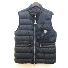 モンクレール 20年 ネイビー CAPY GILET ナイロン ロゴ ダウンベスト 買取実績です。