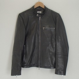 エンメティの18AW ブラック CALEM ラムナッパレザー シングルライダースジャケットの買取実績です。