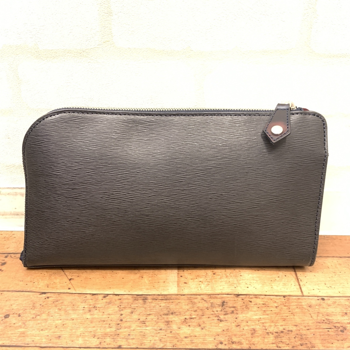 ヴィヴィアンウエストウッド　トートパッグ　セカンド　クラッチ 銀座でヴィヴィアンウエストウッドを買取。ブラックのADVANという