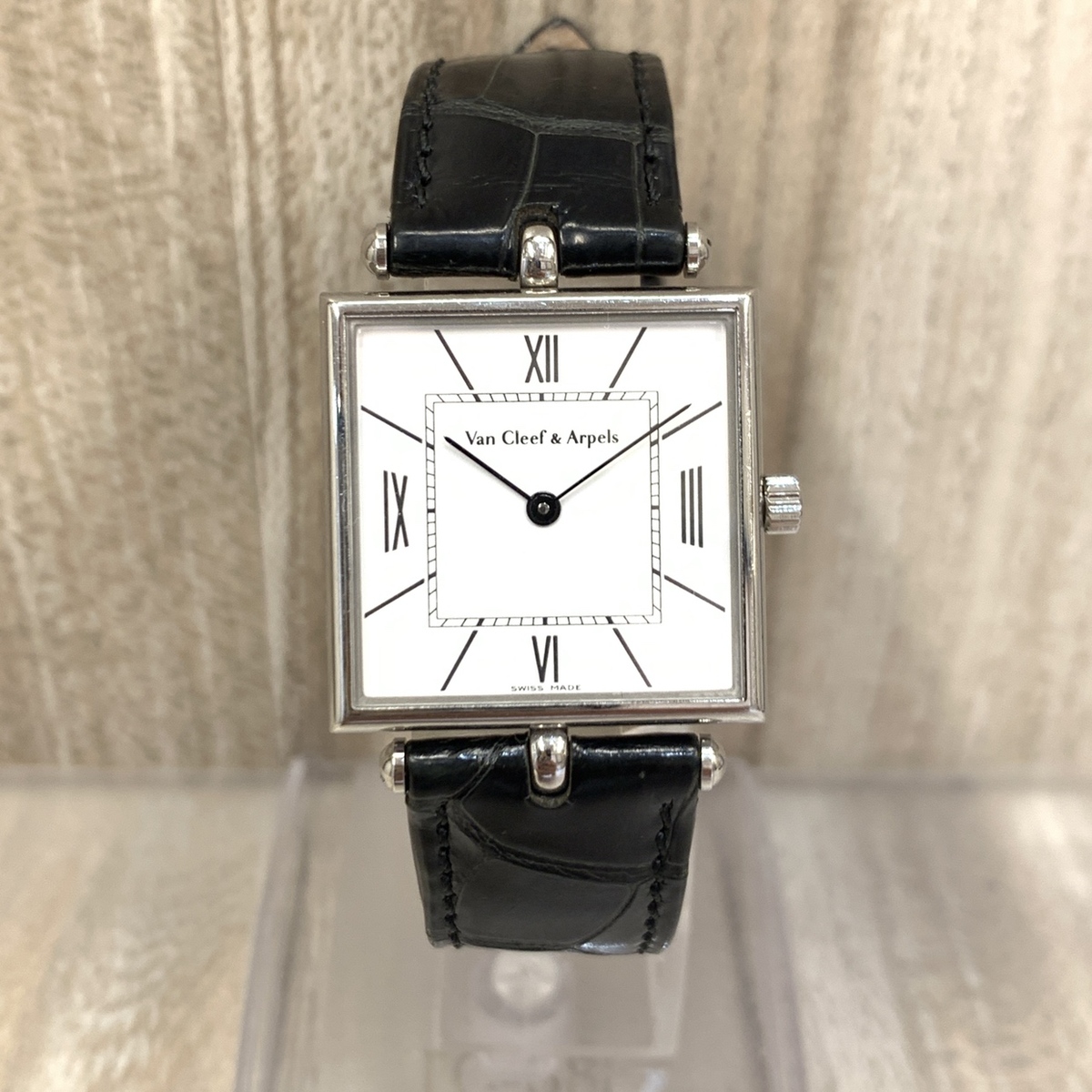ヴァンクリーフ&アーペルのHH12616 シルバー クラシックスクエア白文字盤 腕時計の買取実績です。