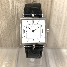 エコスタイル銀座本店で、ヴァンクリーフ&アーペルの型番がHH12616のシルバーのクラシックスクエア白文字盤の腕時計を買取ました。