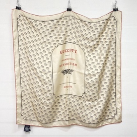 グッチの20年春夏コレクション Hypnotism GUCCI STAMPのシルク100% グッチロゴ柄スカーフの買取実績です。