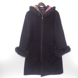 レオナールのアンゴラ/ウール/カシミヤ フォックスファー ジップアップ フーディ コートの買取実績です。