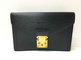 ルイヴィトンの95年 エピ M52612 ポシェットセリエドラゴンヌの買取実績です。