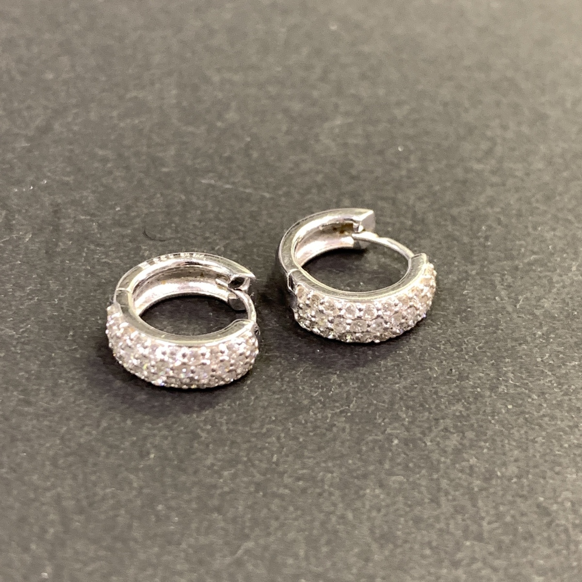 ポンテヴェキオのK18WG 0.33ct ダイヤ フープピアスの買取実績です。