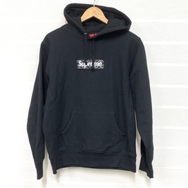 シュプリームの19年秋冬 黒 バンダナ柄 ボックスロゴデザイン パーカーの買取実績です。