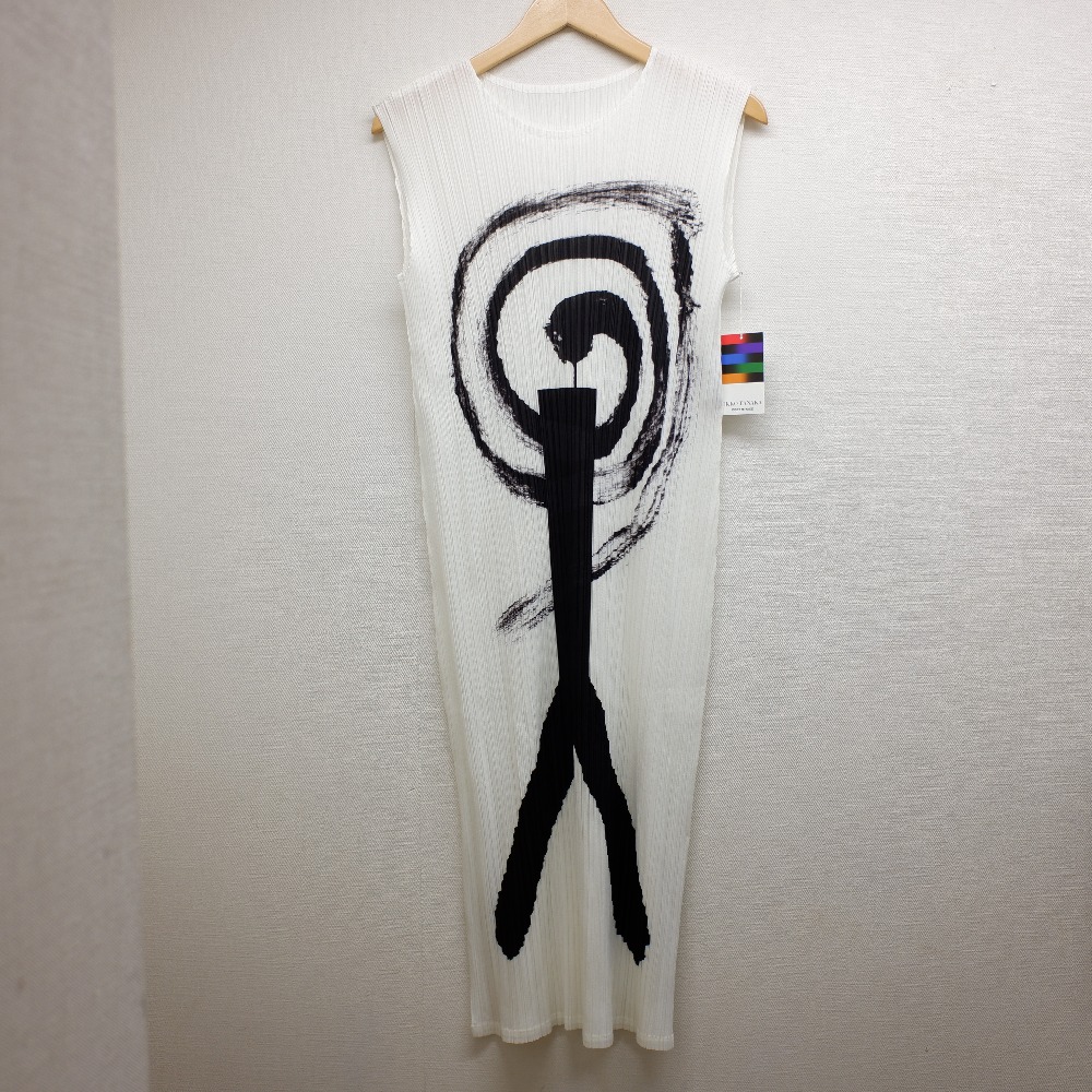 ikko tanaka ISSEYMIYAKE 連続する記号 Tシャツ 超希少】ISSEY MIYAKE IKKO TANAKA 田中一光 Tシャツ