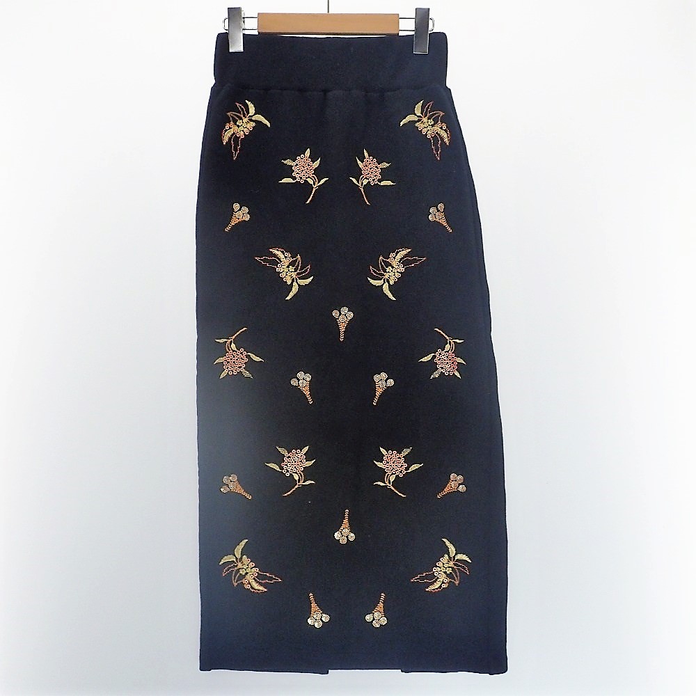 マメクロゴウチの2017年製 Oriental Motif エンブロイダリー スウェットスカートの買取実績です。