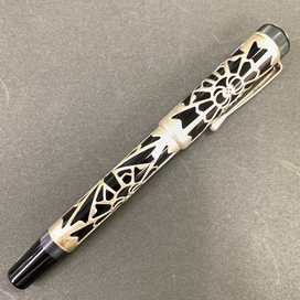 エコスタイル銀座本店で、モンブランの28604のパトロンシリーズのOCTAVIANの万年筆を買取ました。