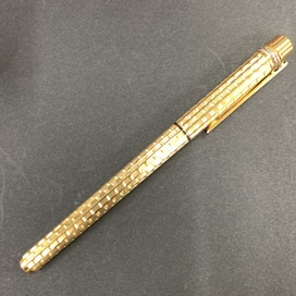カルティエのST150056 トリニティ ペン先 K18 万年筆の買取実績です。