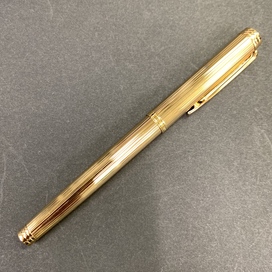 エコスタイル銀座本店で、ウォーターマンのペン先がK18のゴールドの万年筆を買取ました。