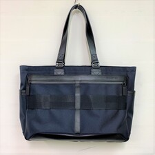 エコスタイル銀座本店で、ブリーフィングの品番がBRA203T05のネイビーのフュージョンエスキュートートバッグを買取ました。状態は綺麗な状態の中古美品です。