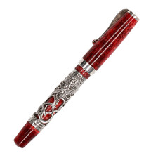 大阪心斎橋店の出張買取にて、モンテグラッパ(Montegrappa)の世界888本限定生産モデルである、干支シリーズ(ドラゴン/龍/2012年)、オリエンタルゾディアック万年筆(レッド×シルバー、ペン先18金、銀製レリーフ装飾)を高価買取いたしました。状態は傷などなく非常に良い状態のお品物です。