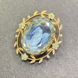 金のK18　32.89・0.48・0.12ct デザインペンダントトップの買取実績です。
