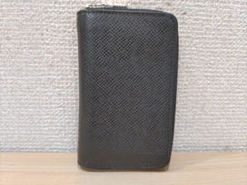 ルイヴィトンのタイガ ジッピーコインパースの買取実績です。