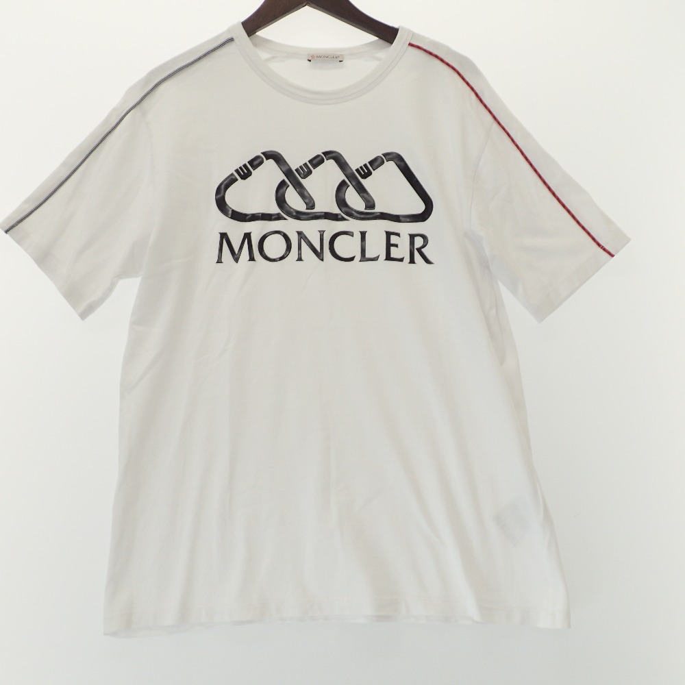 モンクレールのホワイト 2018年製 カラビナプリント Tシャツの買取実績です。