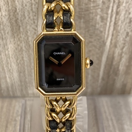 エコスタイル銀座本店で、シャネルのプルミエールというモデルの旧型のLサイズのクォーツ時計を買取ました。
