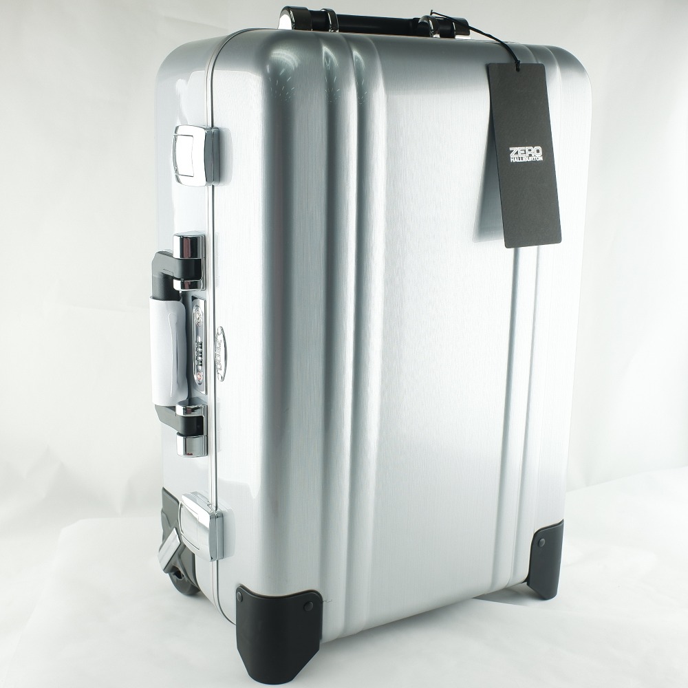 ゼロハリバートンのZRF20-SI 8054209 Classic CARRY ON 2 WHEEL TRAVEL CASE スーツケースの買取実績です。