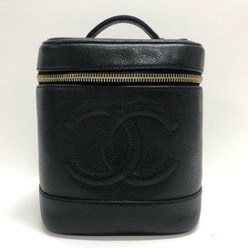 シャネルの4番台 キャビアスキン バニティバッグの買取実績です。