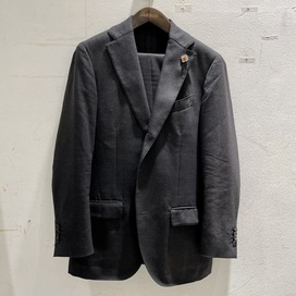 エコスタイル渋谷店で、ラルディーニのスーツ(SU.823-A)を買取りました。