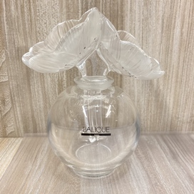 ラリックのVASE DEUX ANEMONES ２輪のアネモネの花瓶/香水瓶の買取実績です。