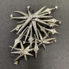 金のK18WG 0.85ct ダイヤ ブローチの買取実績です。
