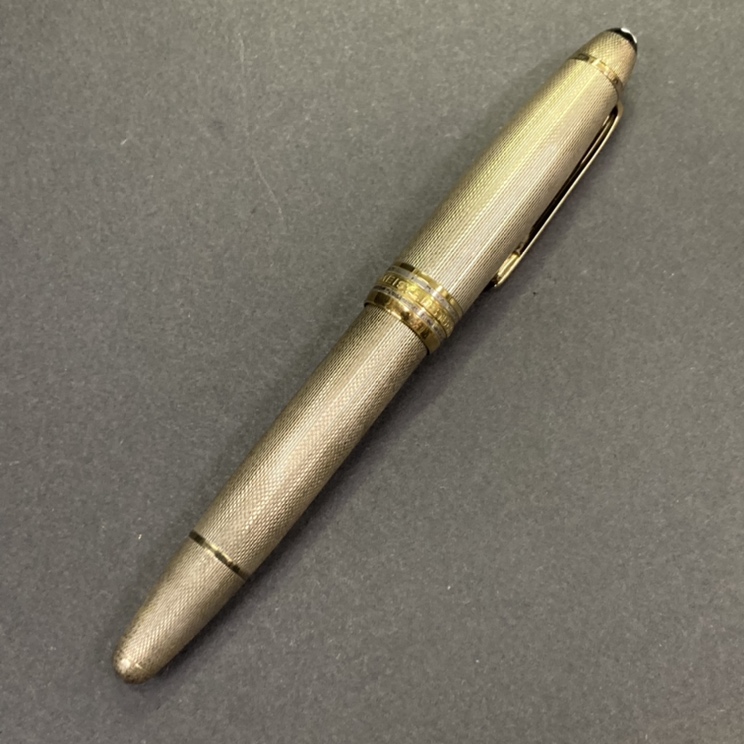 モンブランの#1466 マイスターシュテュック ソリテール ペン先18K スターリングシルバー万年筆の買取実績です。