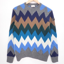 モンクレールのMAGLIONE TRICOT GIROCOLLO シェブロン ウール クルーネックニットセーターを買取させていただきました。宅配買取センター状態は綺麗な状態の中古美品です。