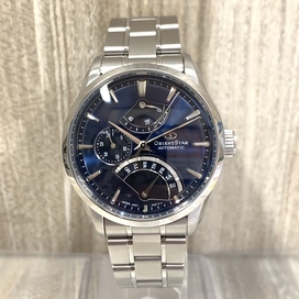 エコスタイル銀座本店で、オリエントスターの型番がRK-DE301Lのレトログラードというモデルの自動巻きの腕時計を買取ました。