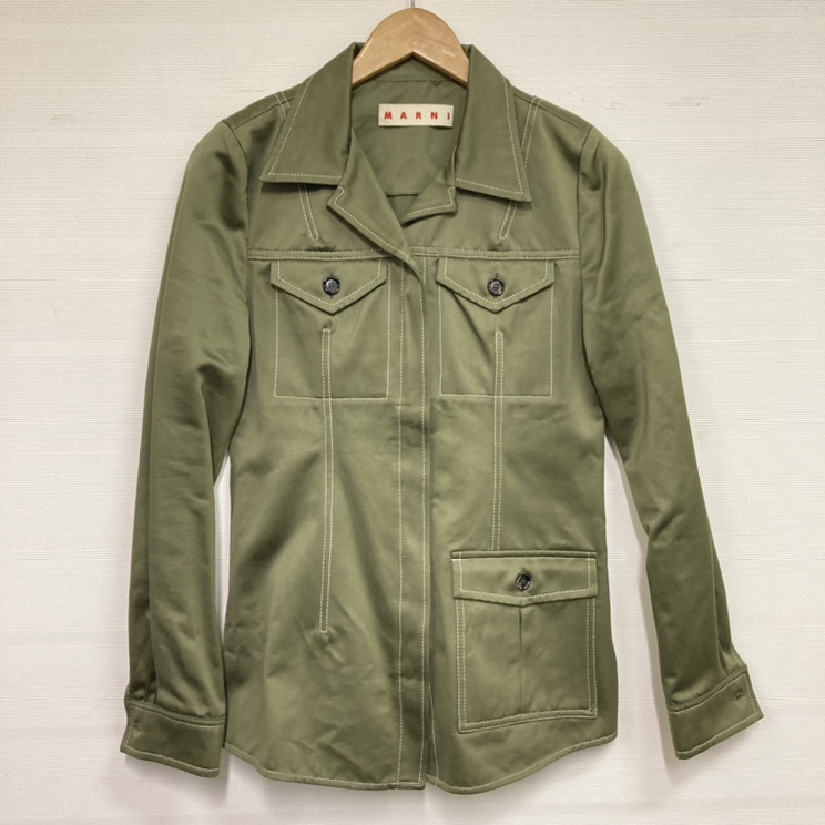 マルニの国内正規品 2020年春夏コレクション CAMA0277A9 ステッチ装飾ワークジャケットの買取実績です。