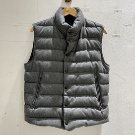モンクレールのチャコール JEANCHRISTOPHE/ジャンクリストフ 2016年製 ダウンベストの買取実績です。