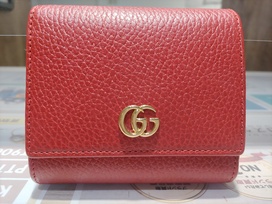 グッチの598587 GGマーモント コンパクトウォレットの買取実績です。