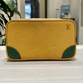 ルイヴィトンのタッシリイエロー/ボルネオグリーン  セカンドバッグの買取実績です。