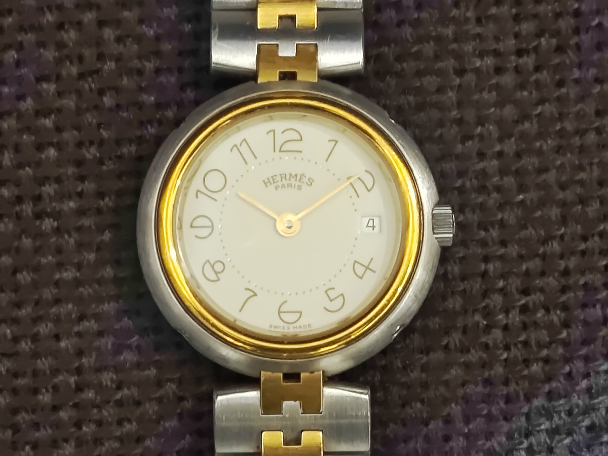 新宿店で、エルメスの型番194604・プロフィール・コンビクォーツを買取