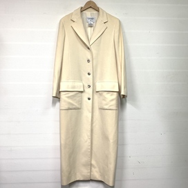 シャネルの正規品 98年 P10920V06500 アイボリー ウール ロングコートの買取実績です。