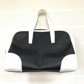 エコスタイル銀座本店で、ロエベの品番が317.88.005のブラック×ホワイトのアナグラムデザインのハンドバッグを買取ました。