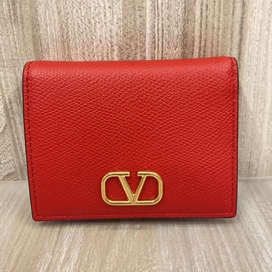 エコスタイル銀座本店で、ヴァレンティノの品番がVW2P0R39SNPのVロゴのシグネチャーレザー折りたたみ財布を買取いたしました。
