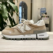 渋谷店で、ニューバランス(×KITH 10周年記念 WHITE PEPPER MS1300K2 スニーカー)を買取しました。状態は未使用品です。