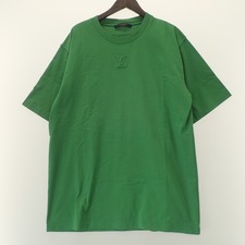 エコスタイル銀座本店で、ルイヴィトンの21年製のグリーンのLVロゴのTシャツを買取ました。状態は綺麗な状態の中古美品です。