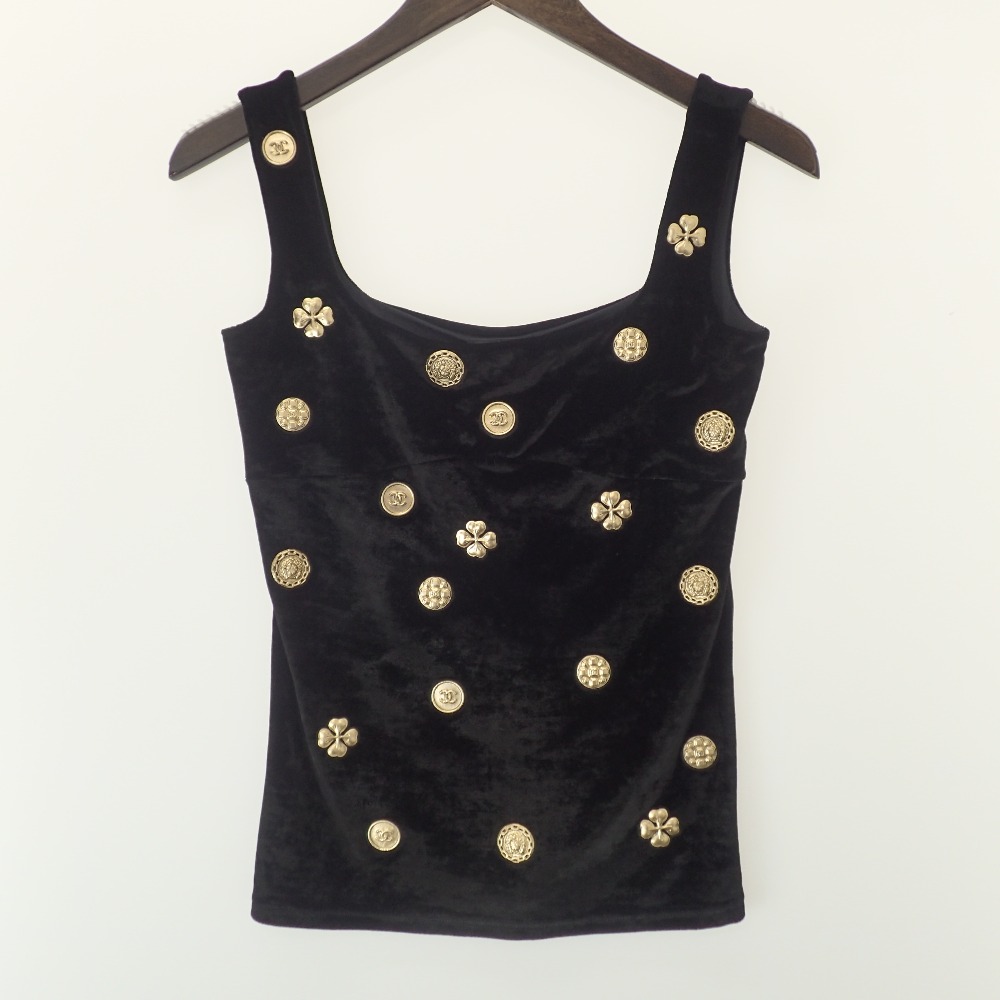 大阪心斎橋店で、シャネルの21AWのベルベット素材ノースリーブトップス