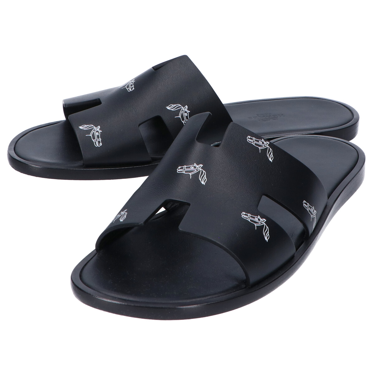 大阪心斎橋店で、エルメスのイズミールのホースプリントサンダル