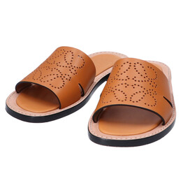 ロエベの453.10.860 パーフォレーテッドアナグラム(PERFORATED ANAGRAM MULE) フラットサンダルの買取実績です。