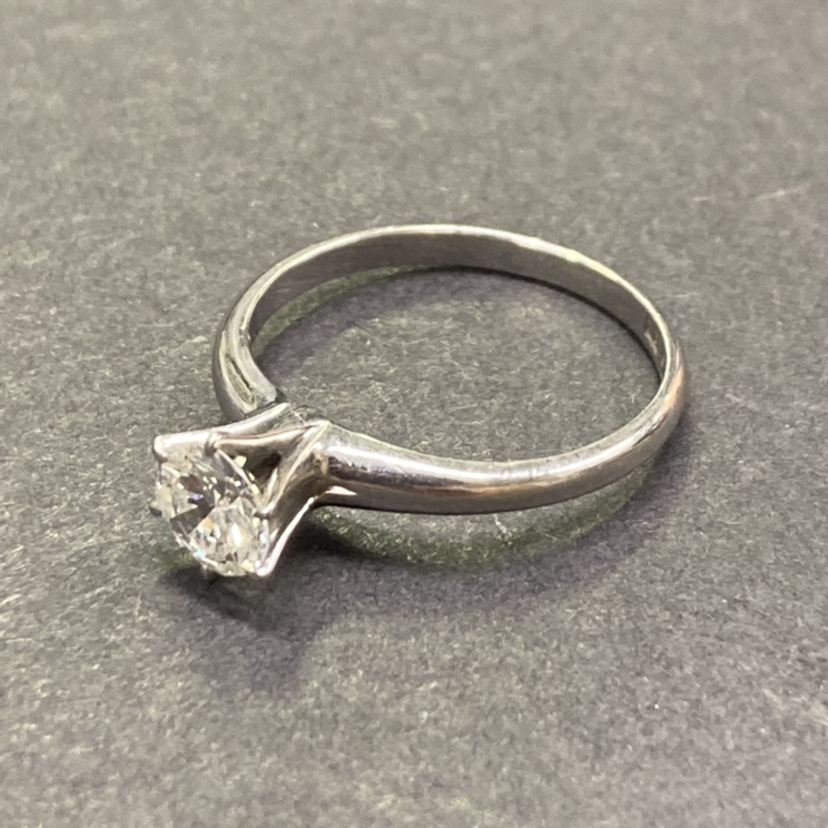 ダイヤモンドのPt800 0.55ct 立て爪ダイヤモンド リングの買取実績です。