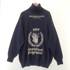 大阪心斎橋店の出張買取にて、バレンシアガのWFPロゴがデザインされたオーバーサイズタートルネックニットセーター(542703)を高価買取いたしました。状態は綺麗な状態のお品物です。