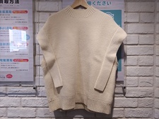 クラネ 20AW 19106-1091 スクエアスリーブニットベスト 買取実績です。