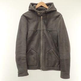 ルイヴィトンの国内正規 RM062MJLB52KHT ムートン ジップアップ フーディジャケットの買取実績です。
