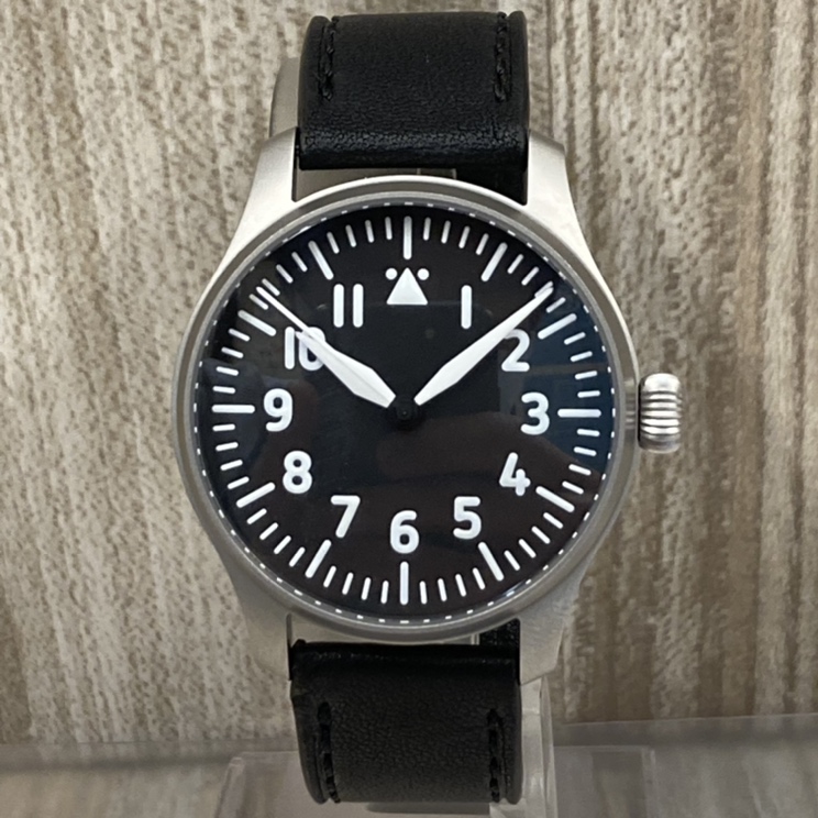 ストーヴァのFlieger Verus 40 STW-FLI-Verus 黒文字盤 自動巻腕時計の買取実績です。