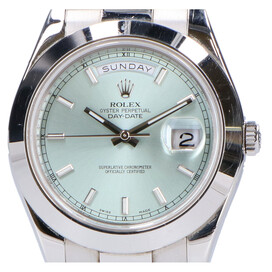 2964のデイデイトⅡ V番 218206 アイスブルー文字盤 プラチナ 自動巻き時計の買取実績です。