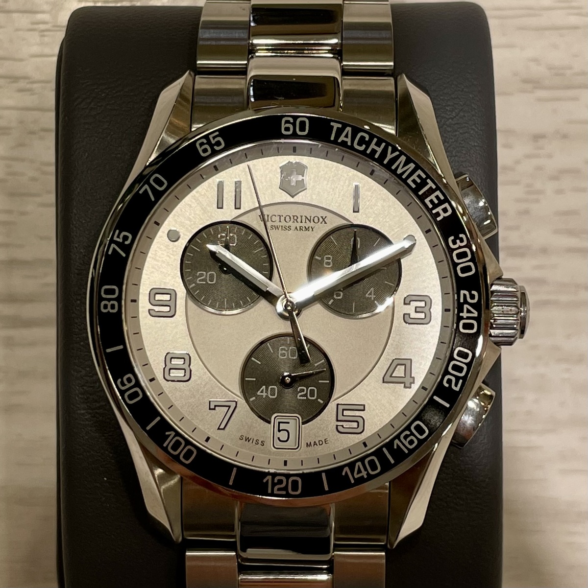 ビクトリノックスのS/S ref:241495 クロノクラシック クオーツ腕時計の買取実績です。